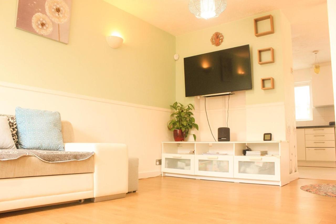 Welcome Home Twin Bedroom Near Heathrow Airport, London Yiewsley Εξωτερικό φωτογραφία